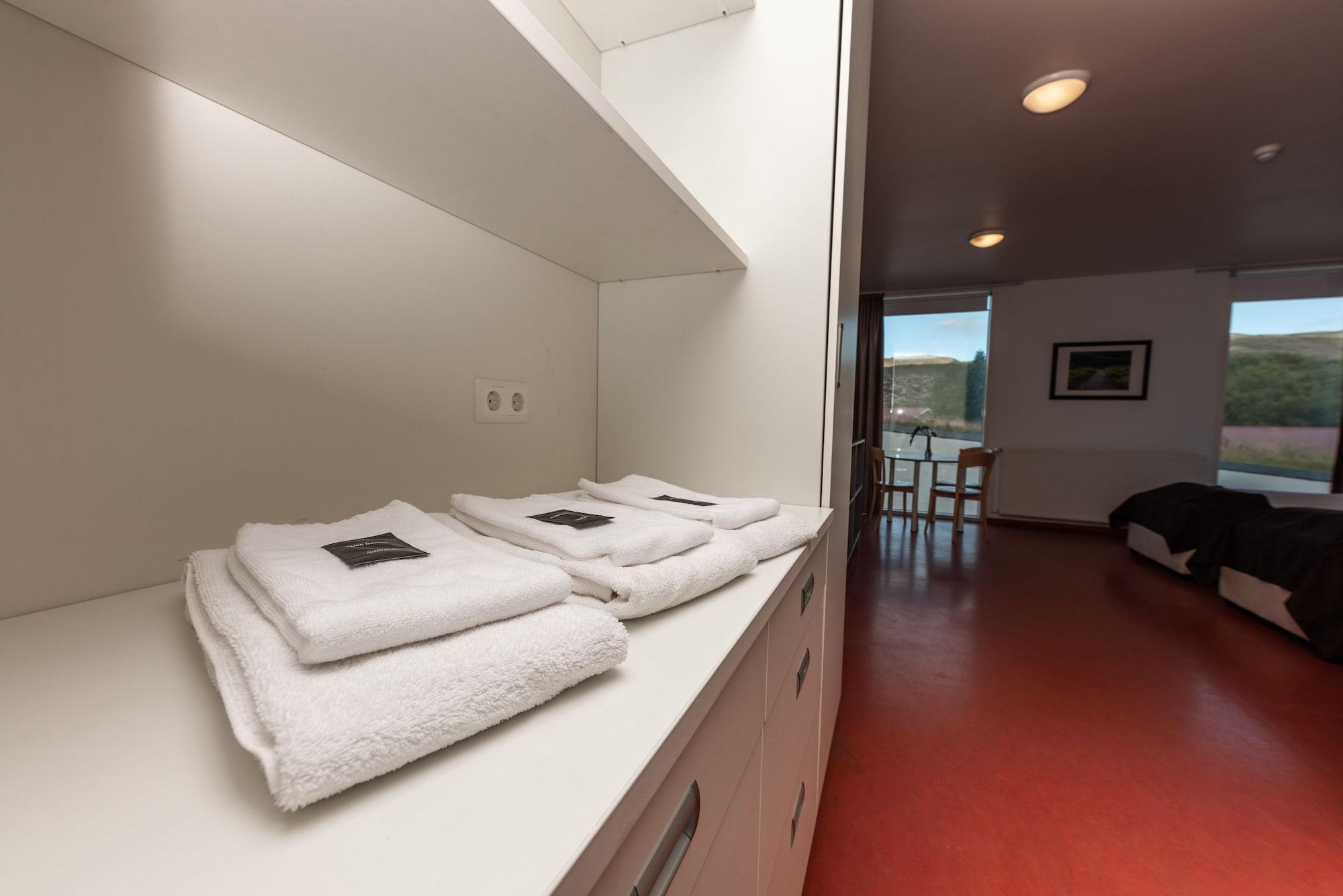 Hotel Bifroest Bagian luar foto