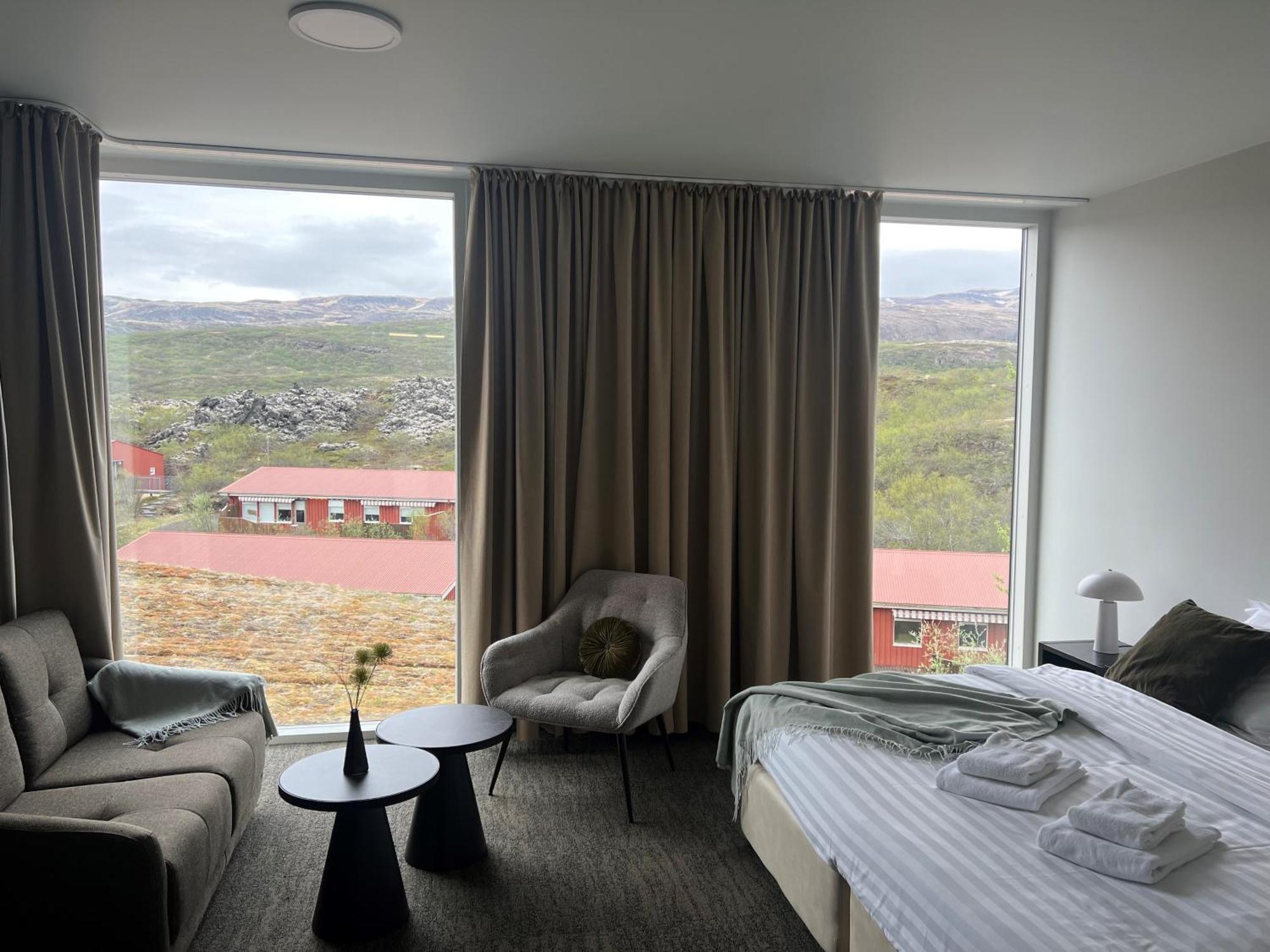Hotel Bifroest Bagian luar foto