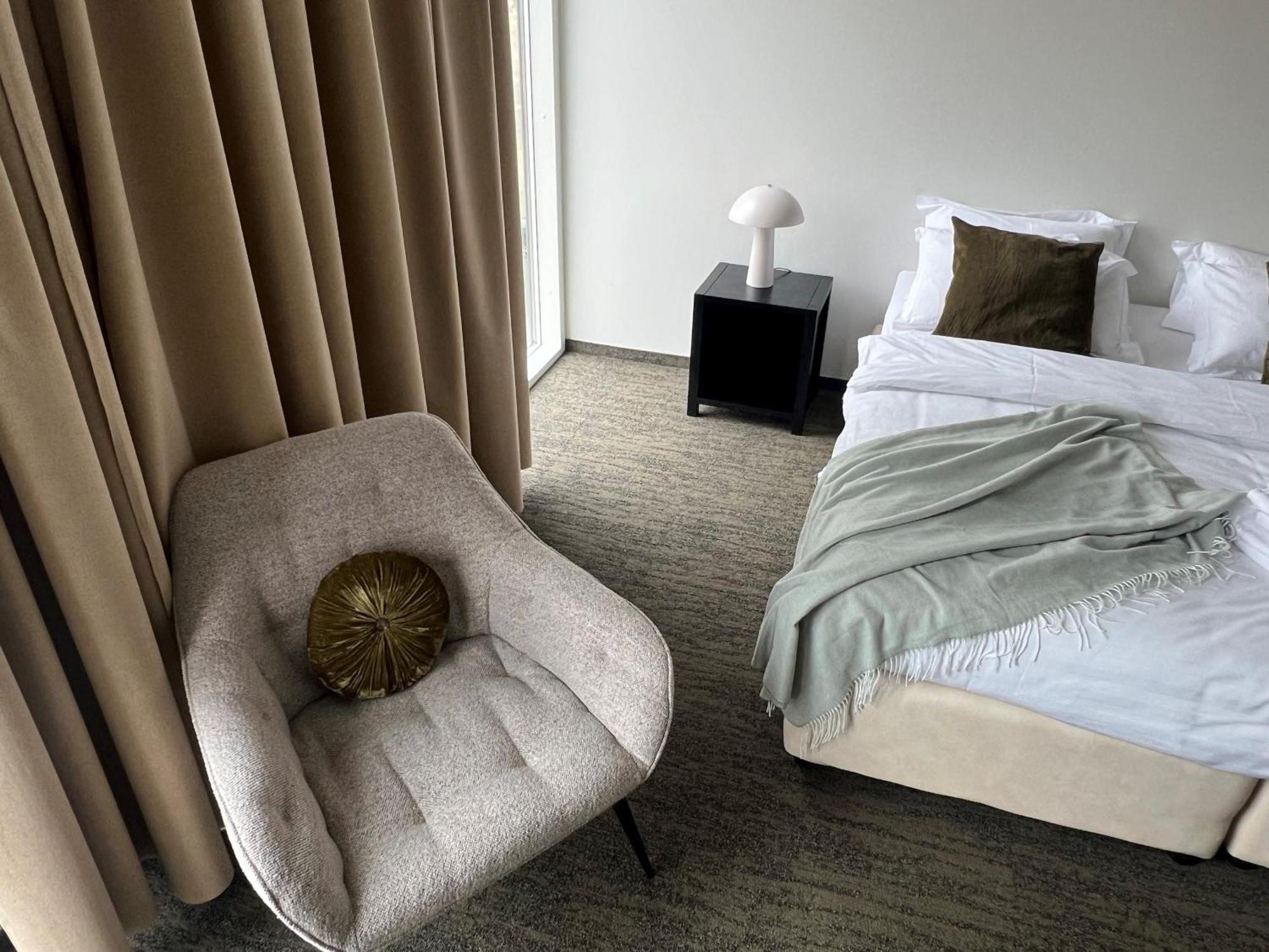 Hotel Bifroest Bagian luar foto