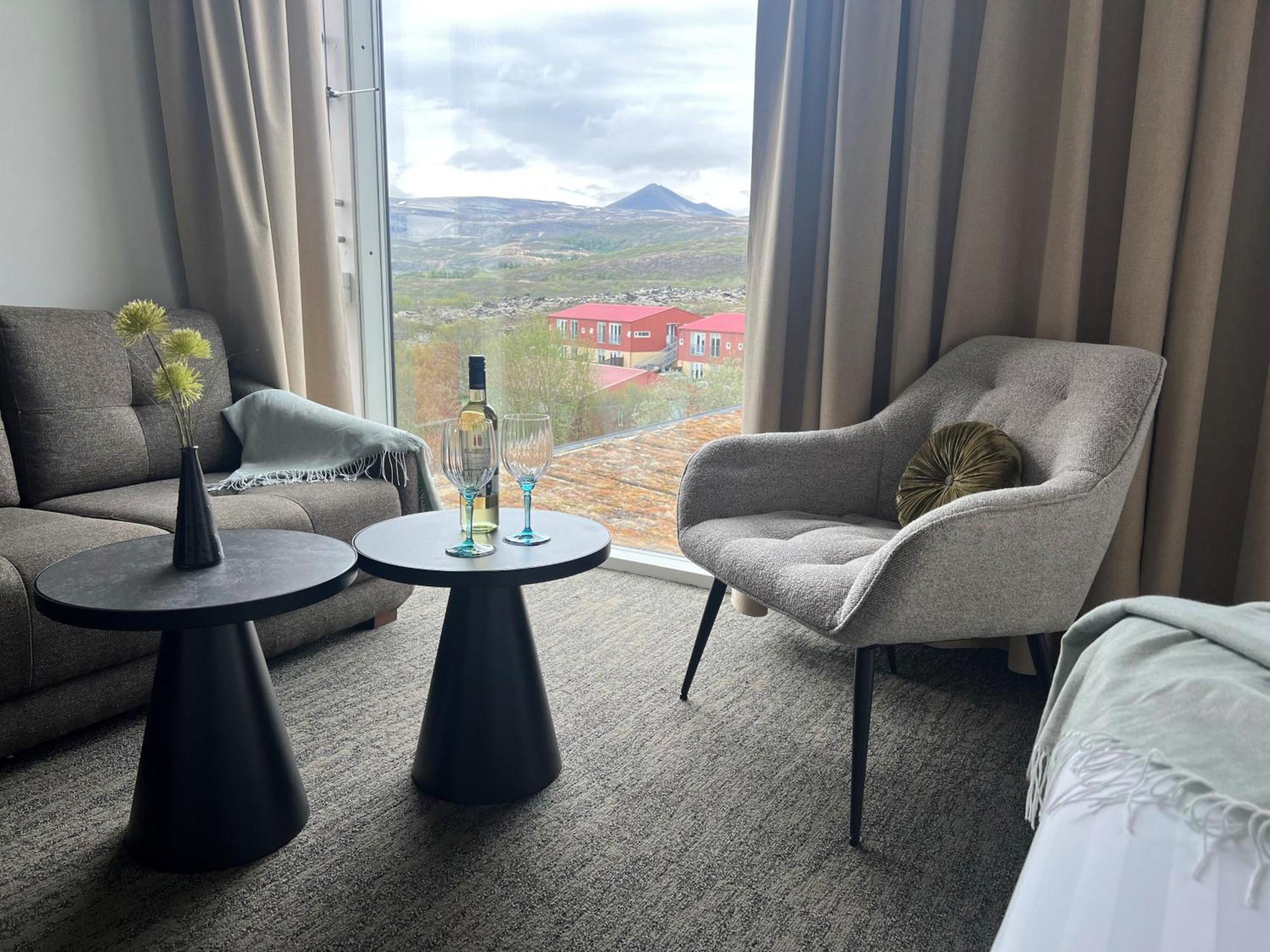 Hotel Bifroest Bagian luar foto