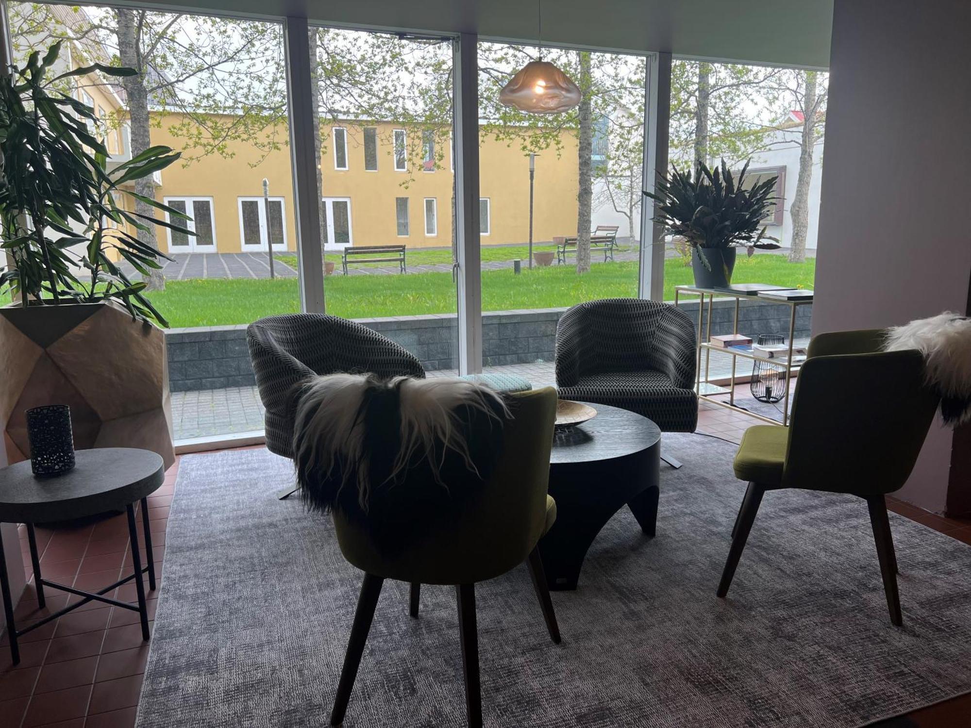 Hotel Bifroest Bagian luar foto